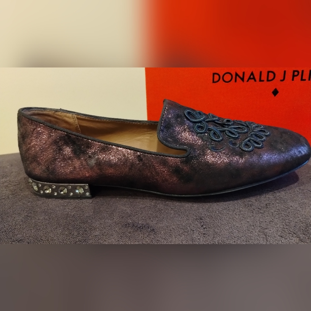 NWT Donald J Pliner, Loafer Flat, Velvet Cabernet Metallic, Gemstones, Size 10